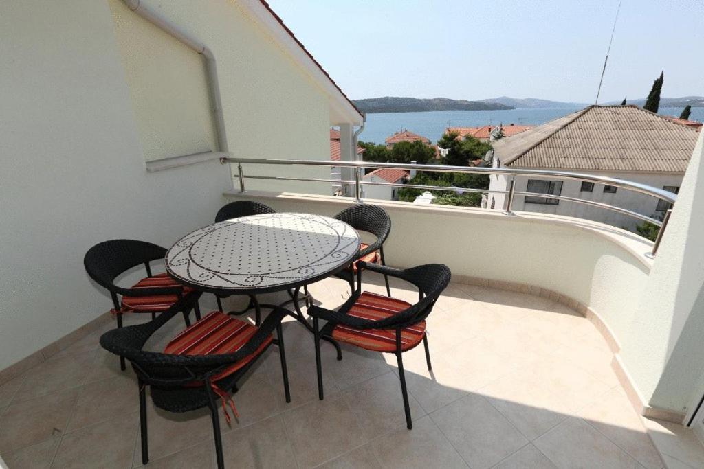 Apartments Paradise Трогір Екстер'єр фото