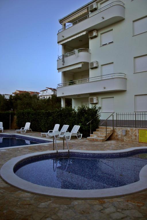 Apartments Paradise Трогір Екстер'єр фото