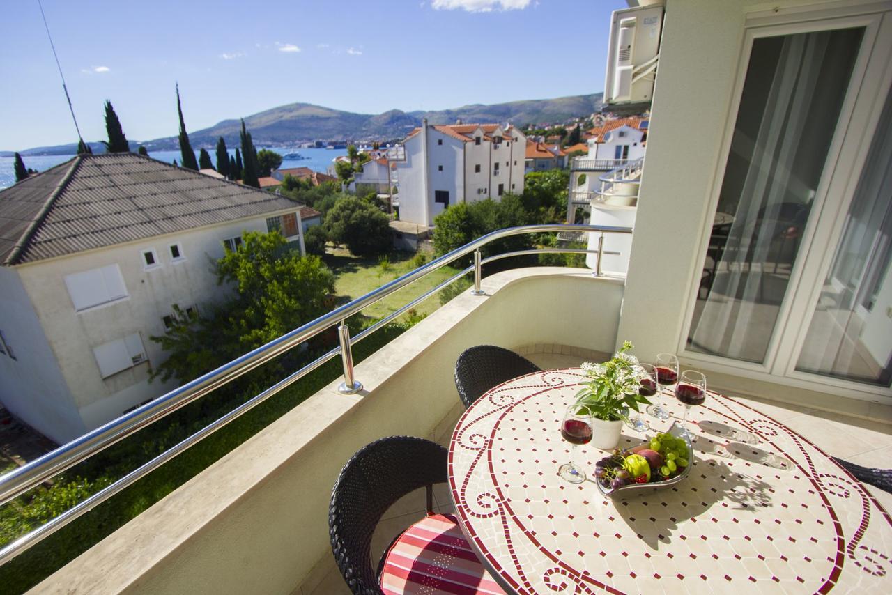 Apartments Paradise Трогір Екстер'єр фото