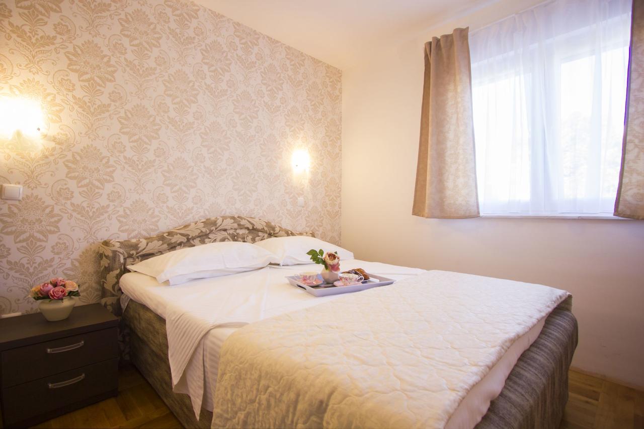 Apartments Paradise Трогір Екстер'єр фото