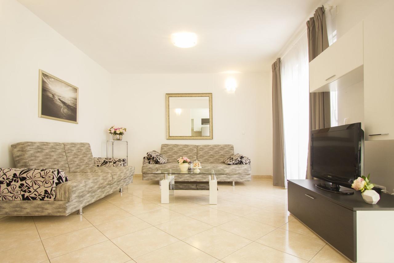 Apartments Paradise Трогір Екстер'єр фото