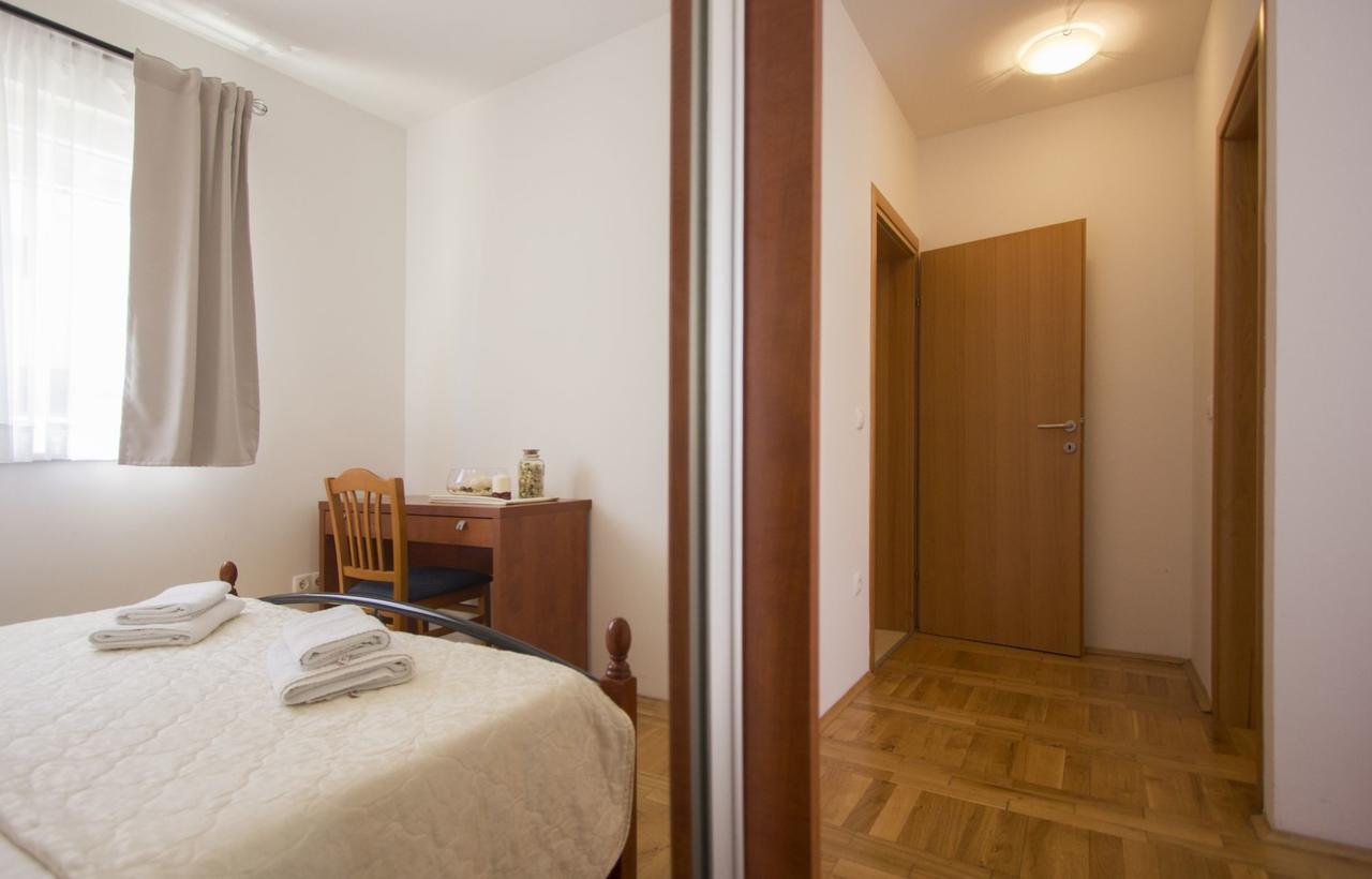 Apartments Paradise Трогір Екстер'єр фото